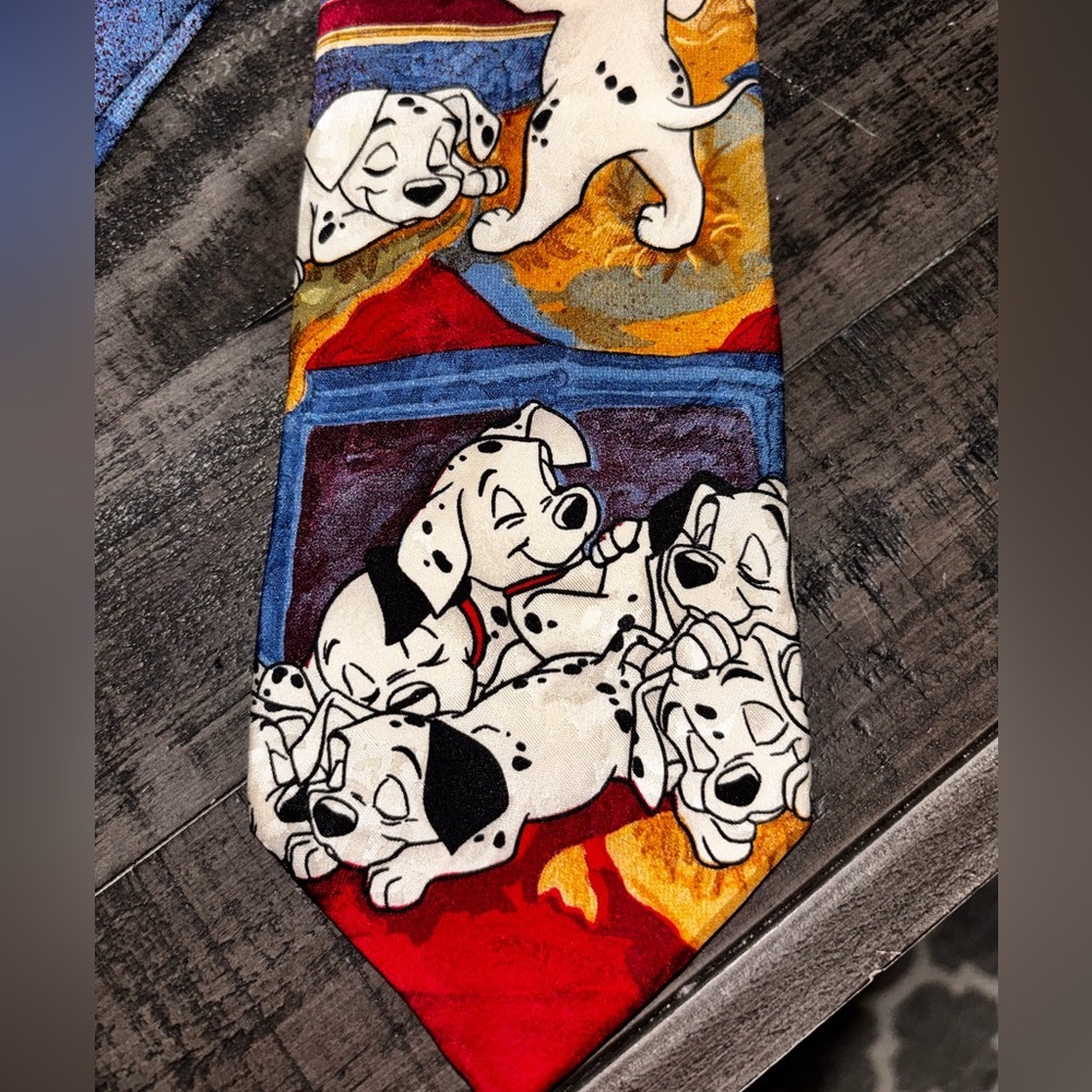 Vintage Disney 101 Dalmatians themed necktie​ - Picture 2 of 6